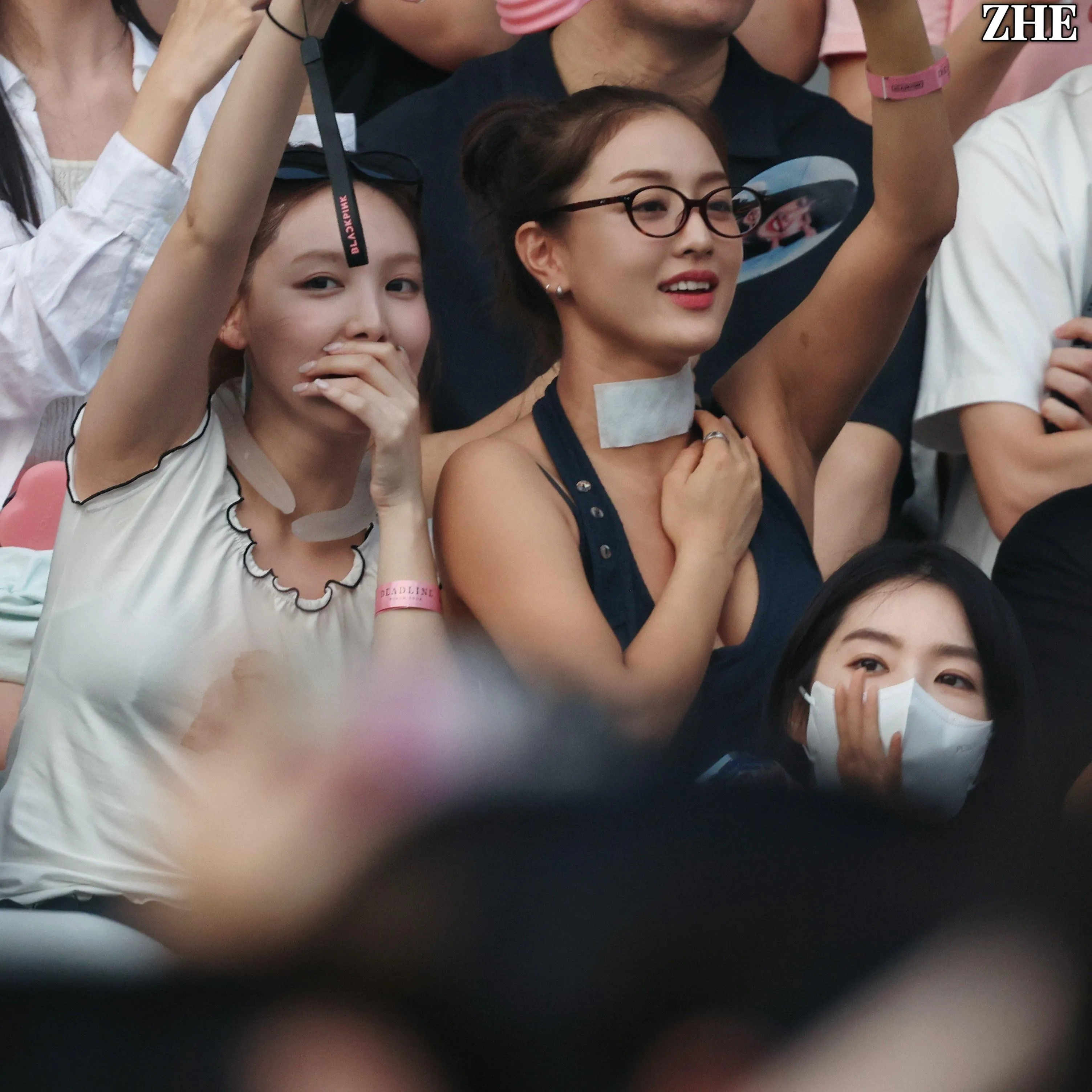 TWICE - Nayeon & Jihyo