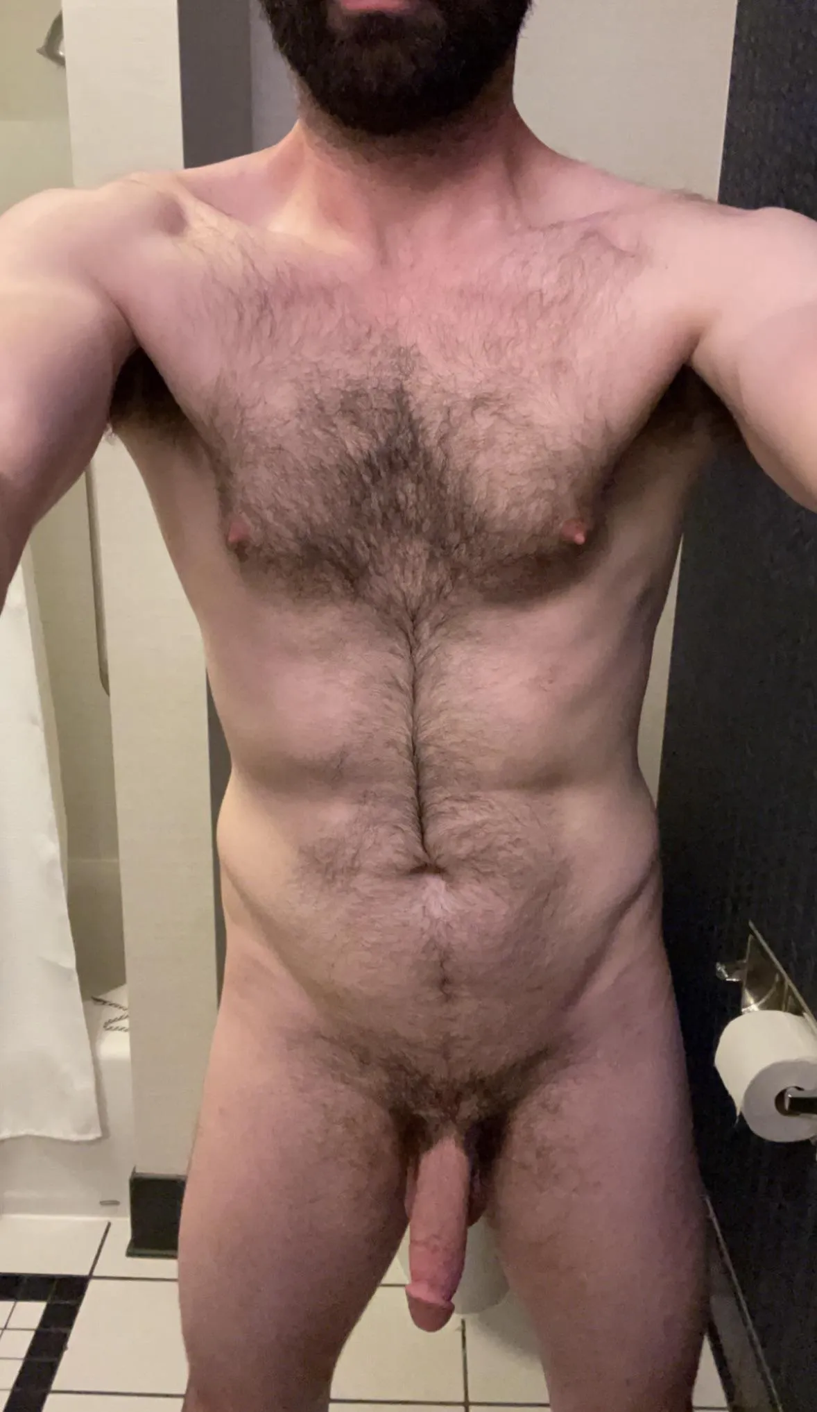 33yo Cincinnati Bull looking for hotwives