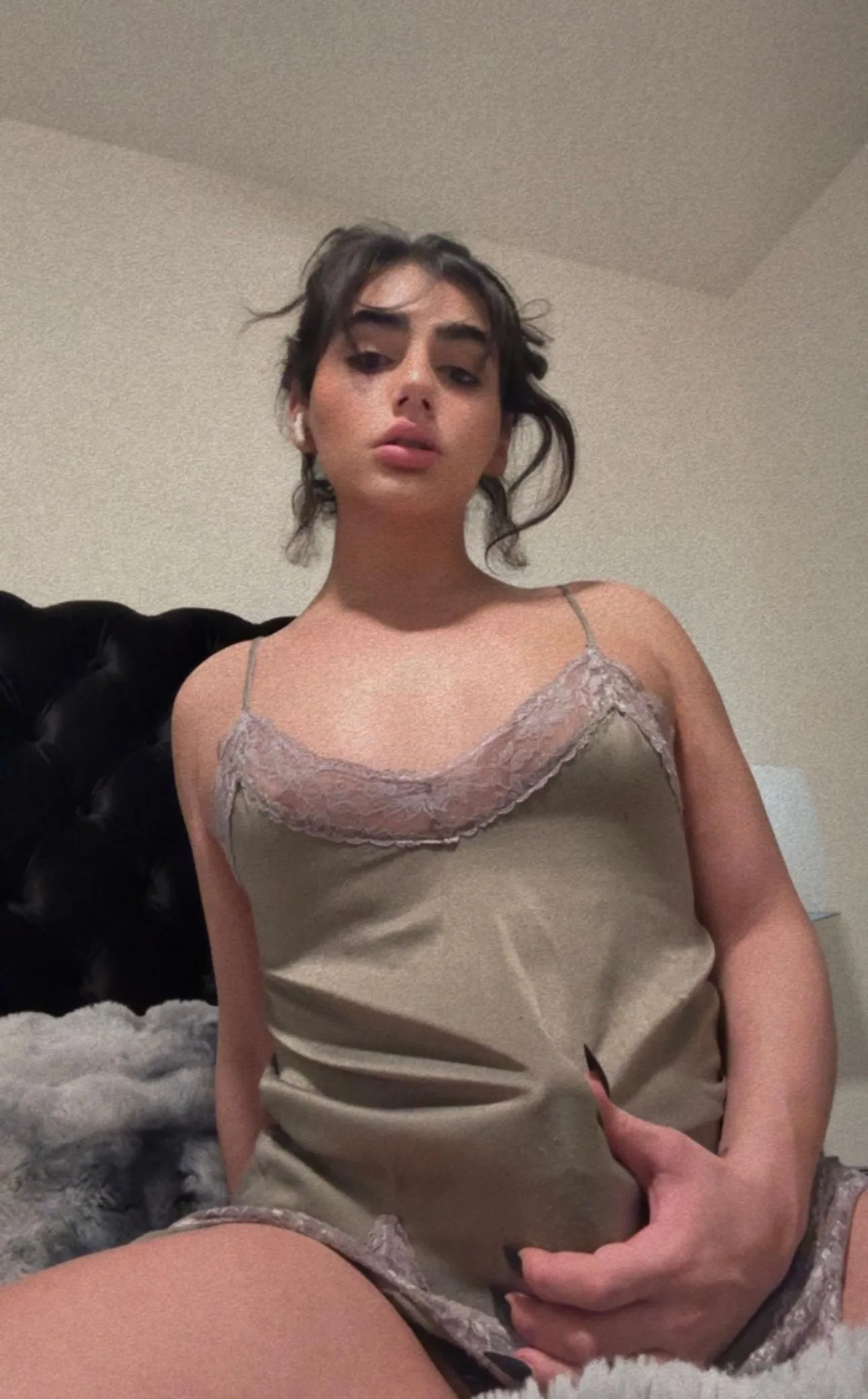 Your roommate ask you to suck her cock, what do you reply? 🙈