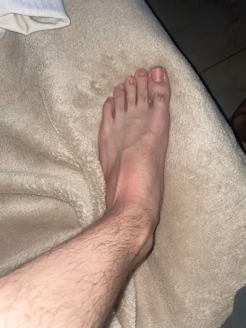 I know you want me to rub my feet on your face👣