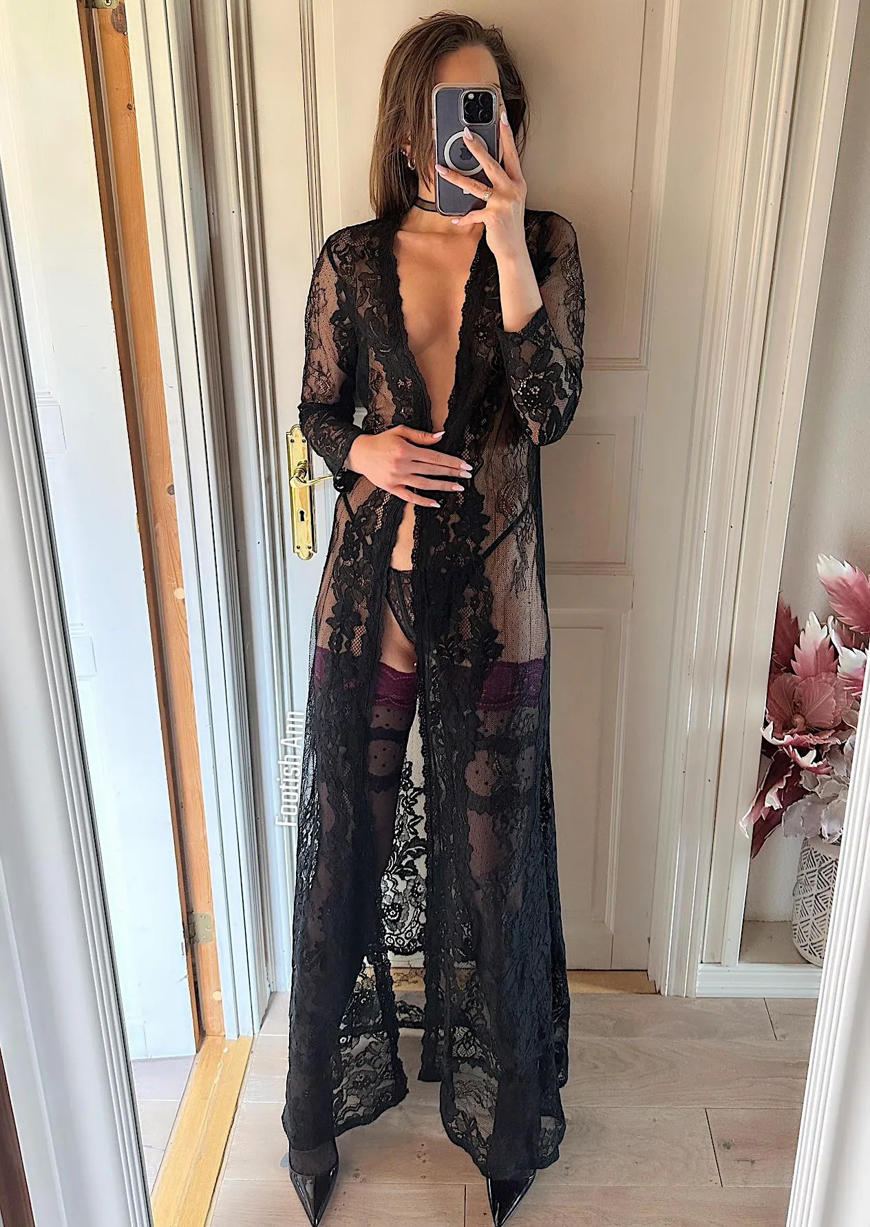 Lace and Louboutin heels for tonight’s date