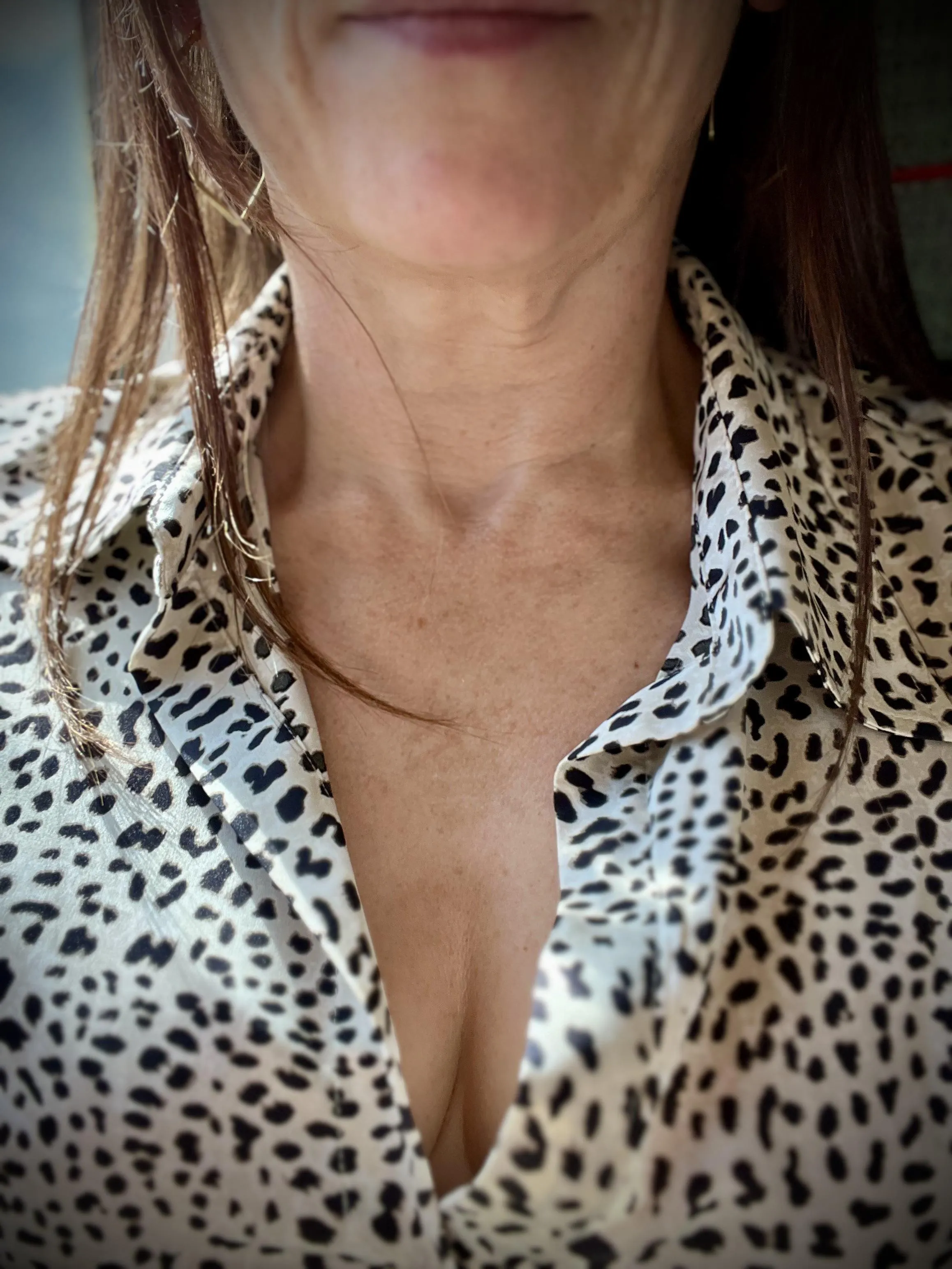 The guy opposite me on the train was definitely looking….and I just sat there and let him 😈