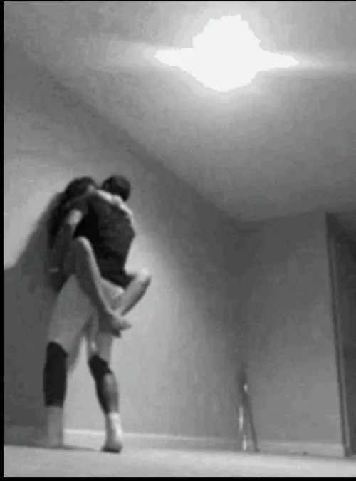 28[M]4F-Let’s get into some trouble we won’t regret 😈