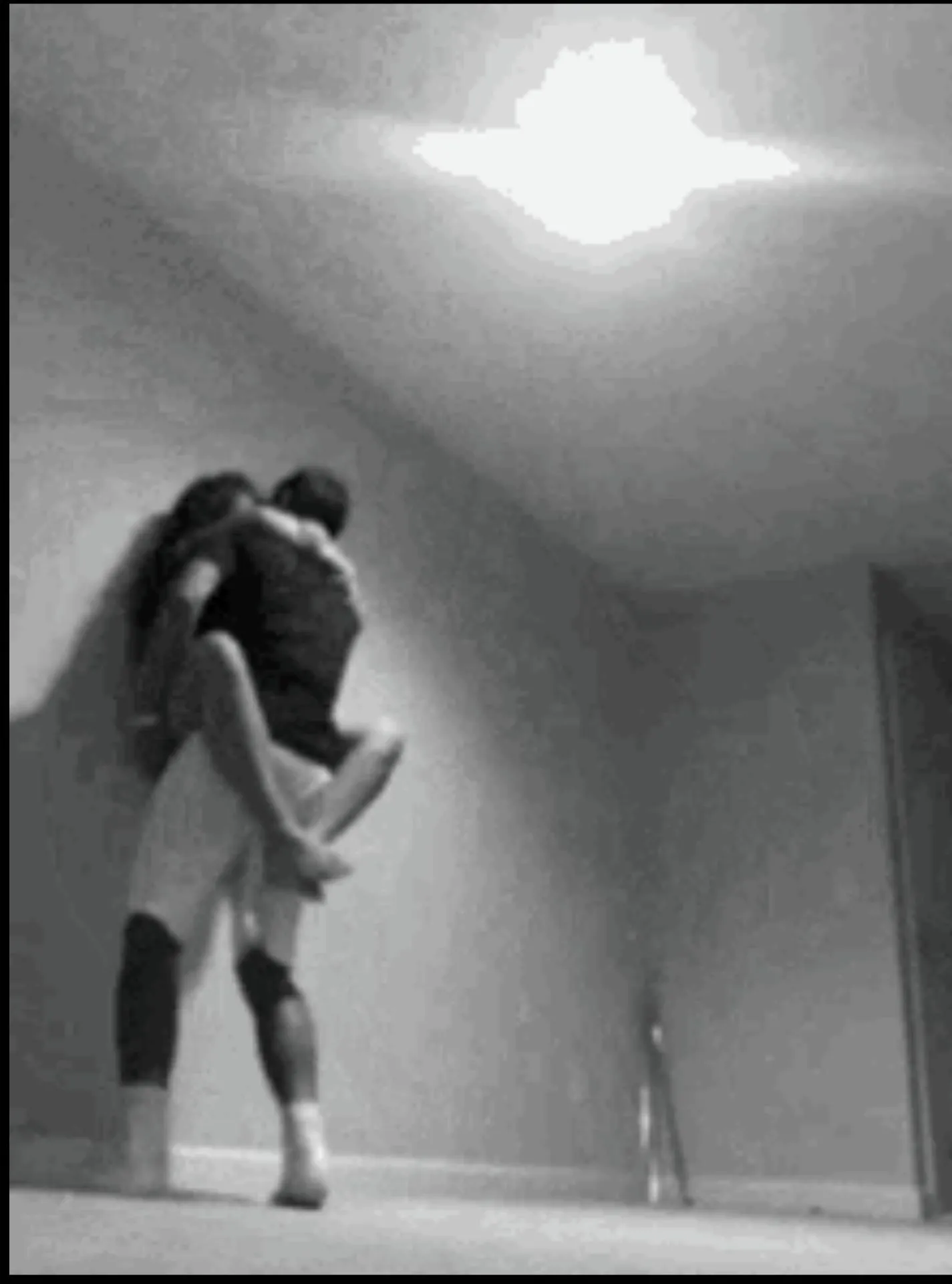 28[M]4F-Let’s get into some trouble we won’t regret 😈