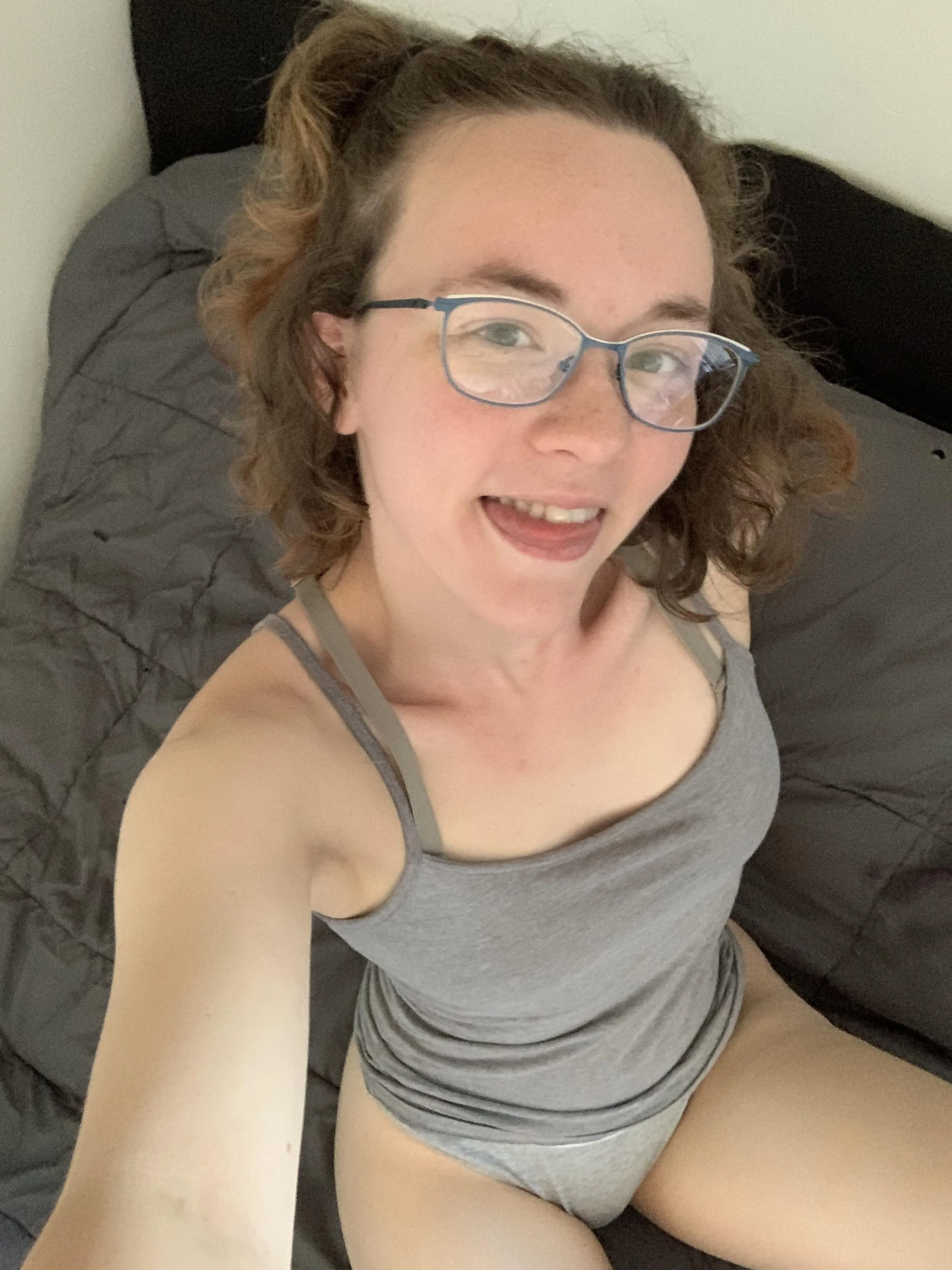 A nerdy cutie has appeared