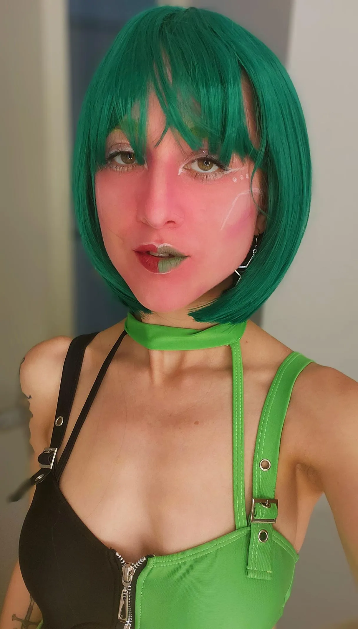 Going to an alien themed orgy for the 4th!! 👽 👾