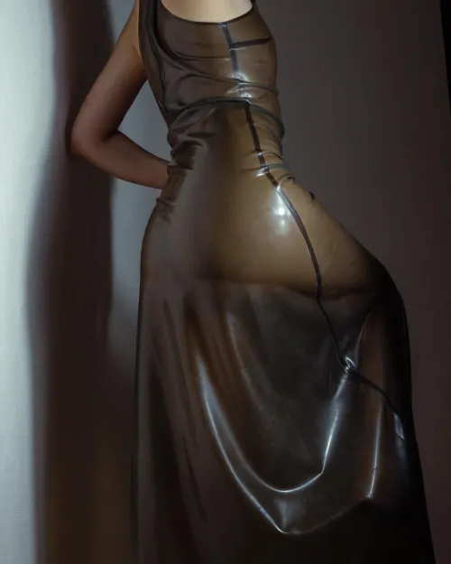 I need someone to shine this long loose dress