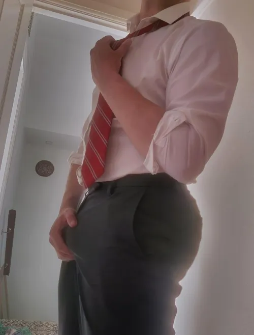 It's far too hot for this tie and these trousers 🥵