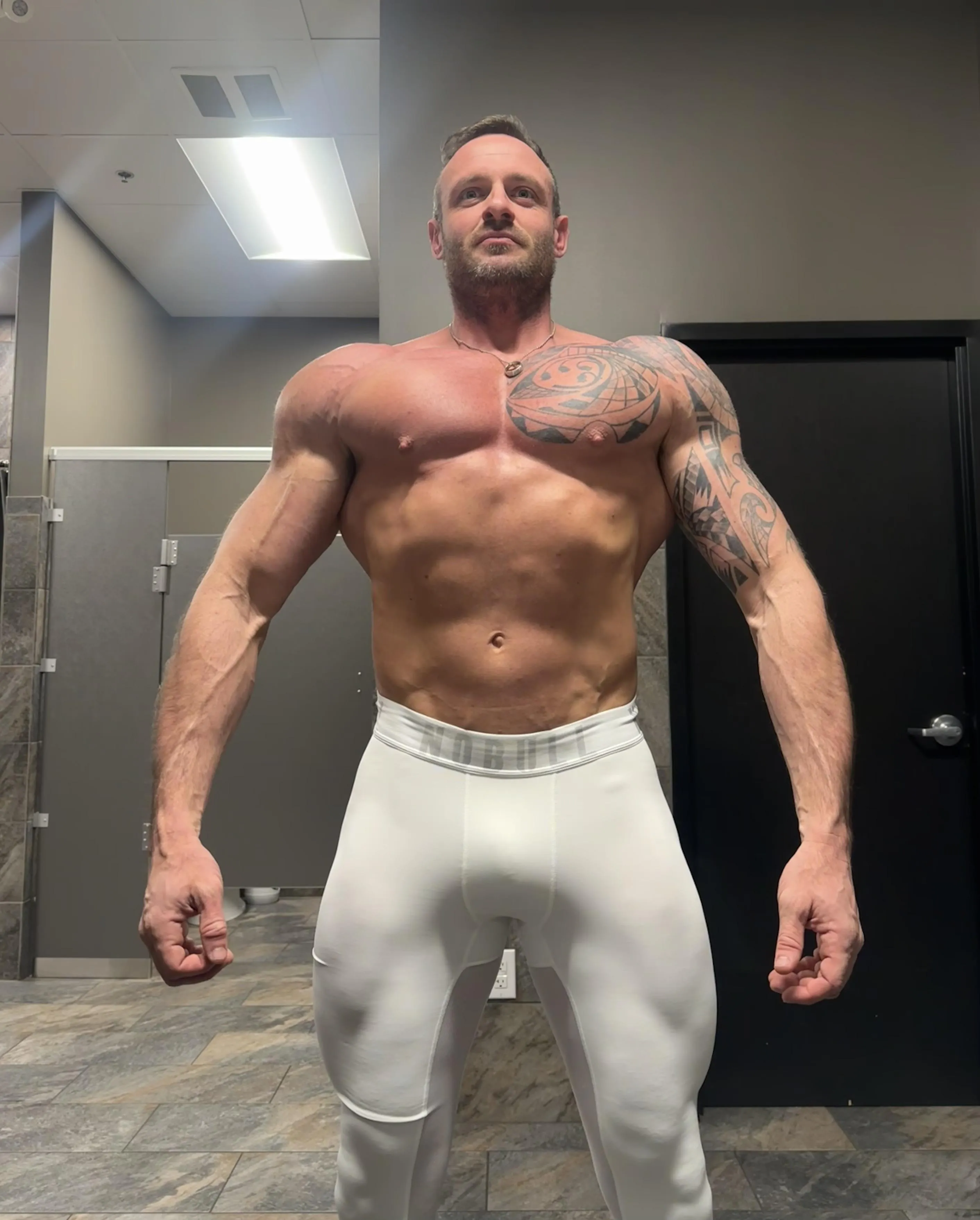 trying to get the muscles to show through these