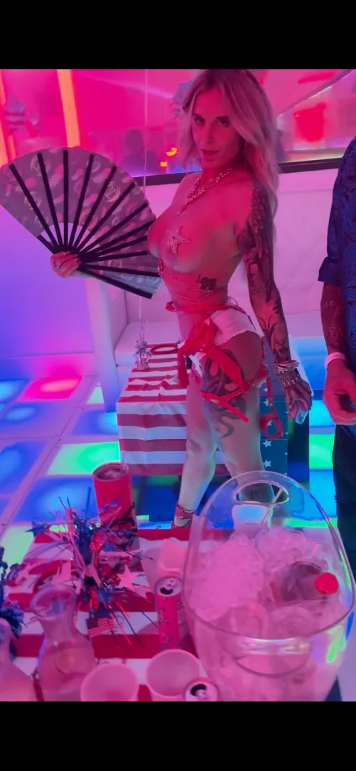 Back at Secrets tonight, come see me in my natural habitat and say hi 😘