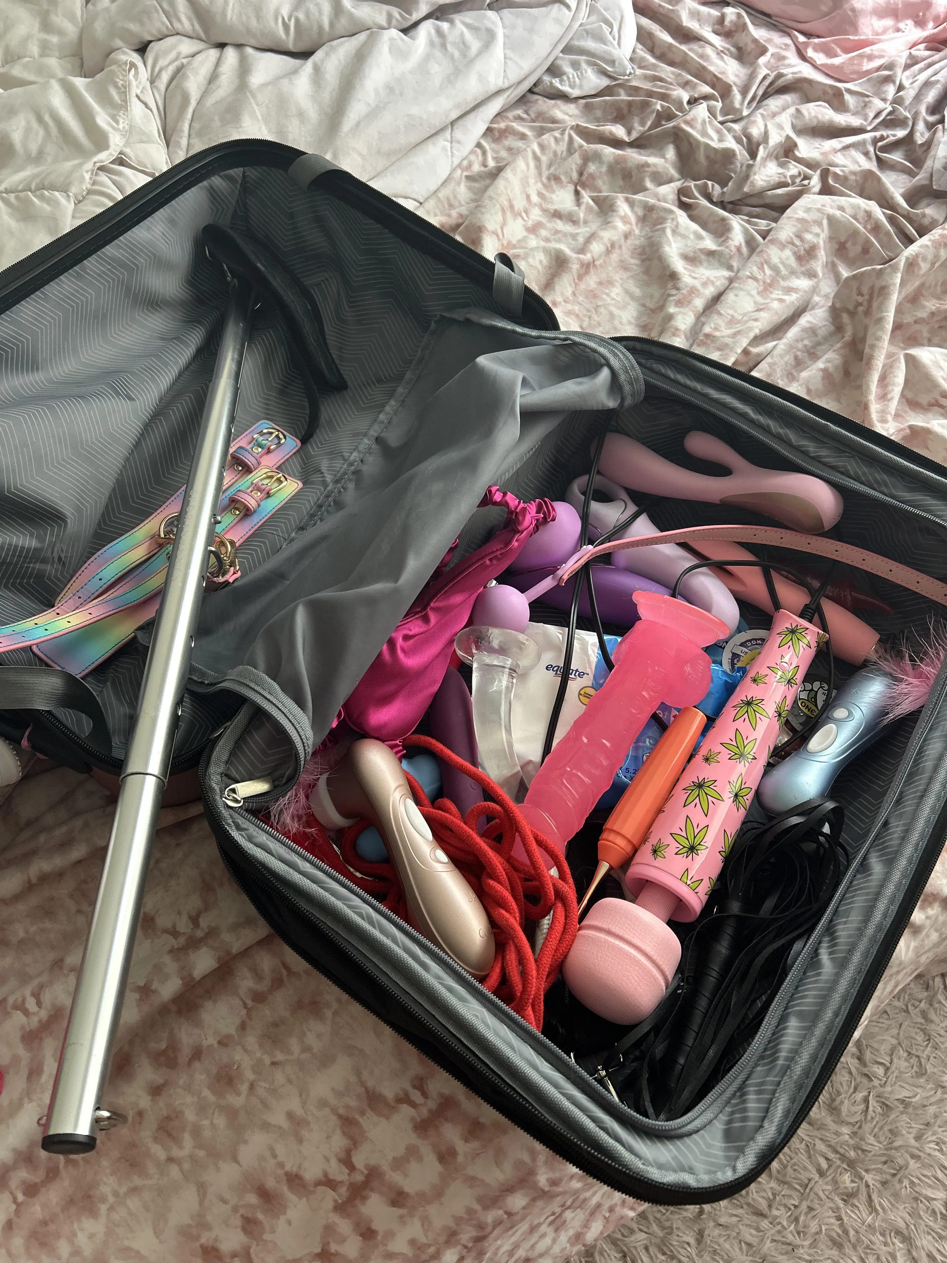 No clothes needed kinda weekends and a suitcase full of toys are my favorite kinda weekends!