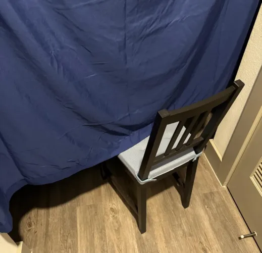 [23] Seated Gloryhole open in NW Houston, looking for hot cocks to service, hmu