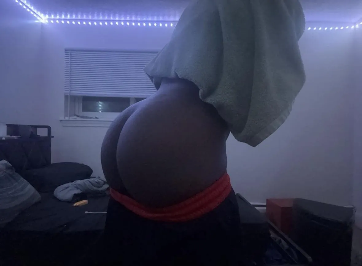 [28] looking for a top. Can host