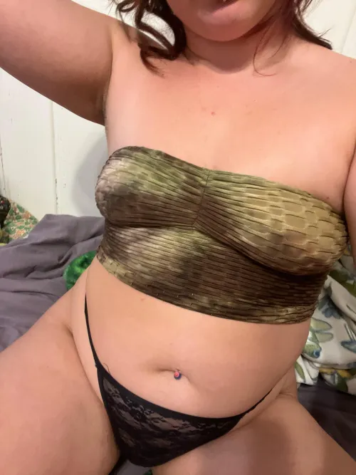 Come hit this while I’m smoking your weed 😈😋