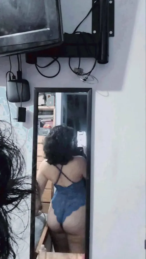 Como nuevo castigo a mi cornudito, les entrego esta foto que era de sus favoritas jsjs, ahora mi culo es para todos