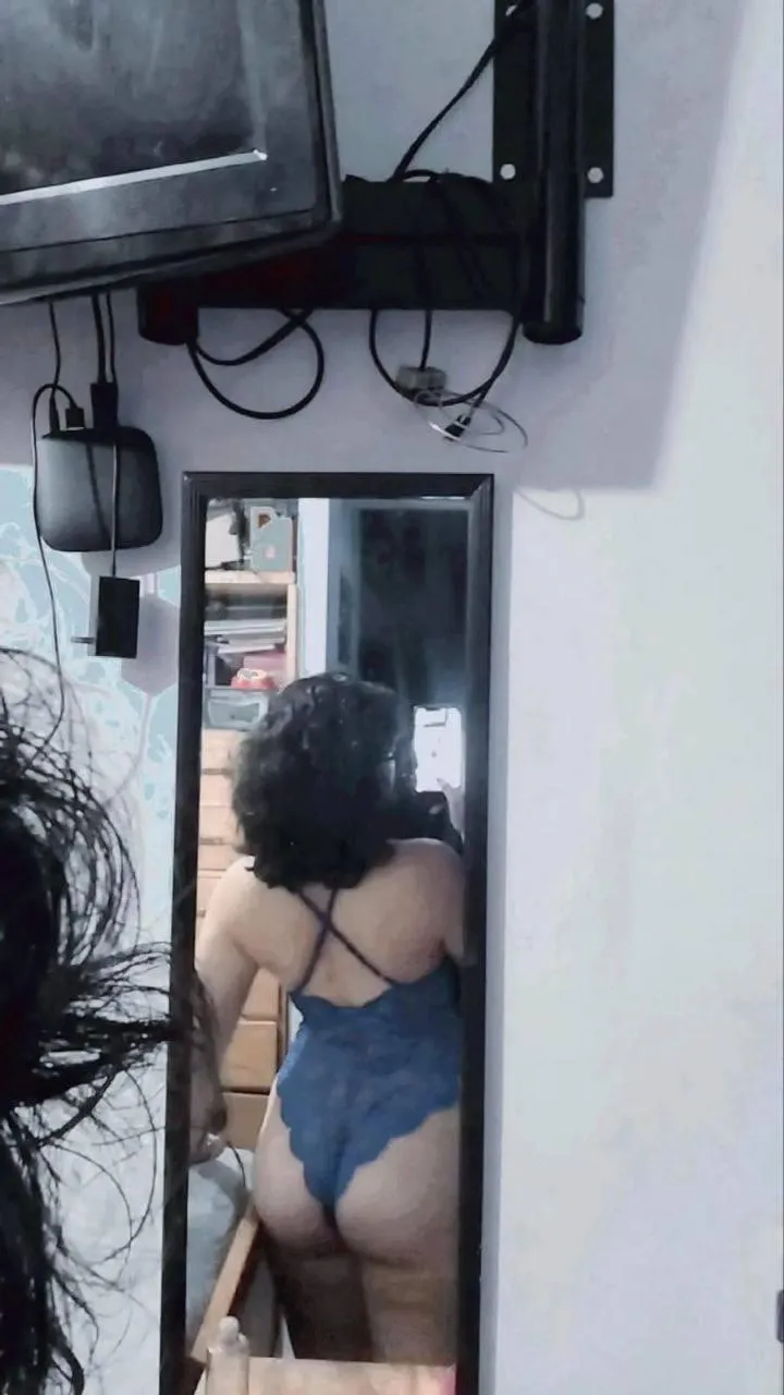 Como nuevo castigo a mi cornudito, les entrego esta foto que era de sus favoritas jsjs, ahora mi culo es para todos