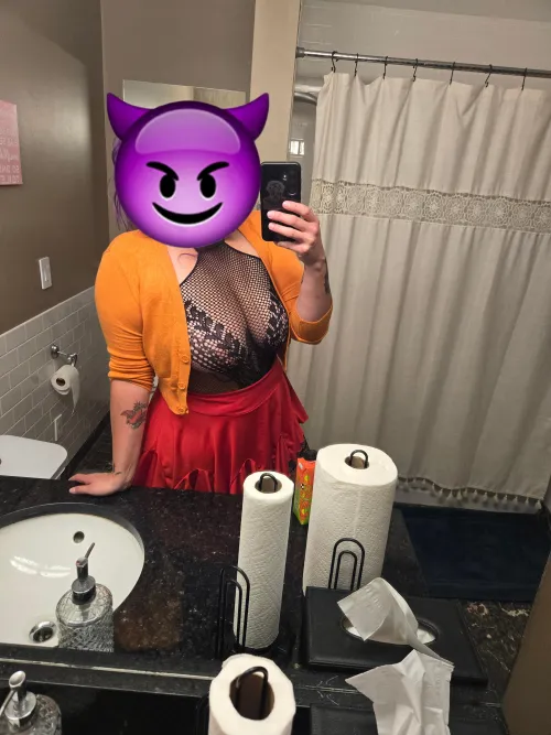 How about a chubby goth Velma 😏