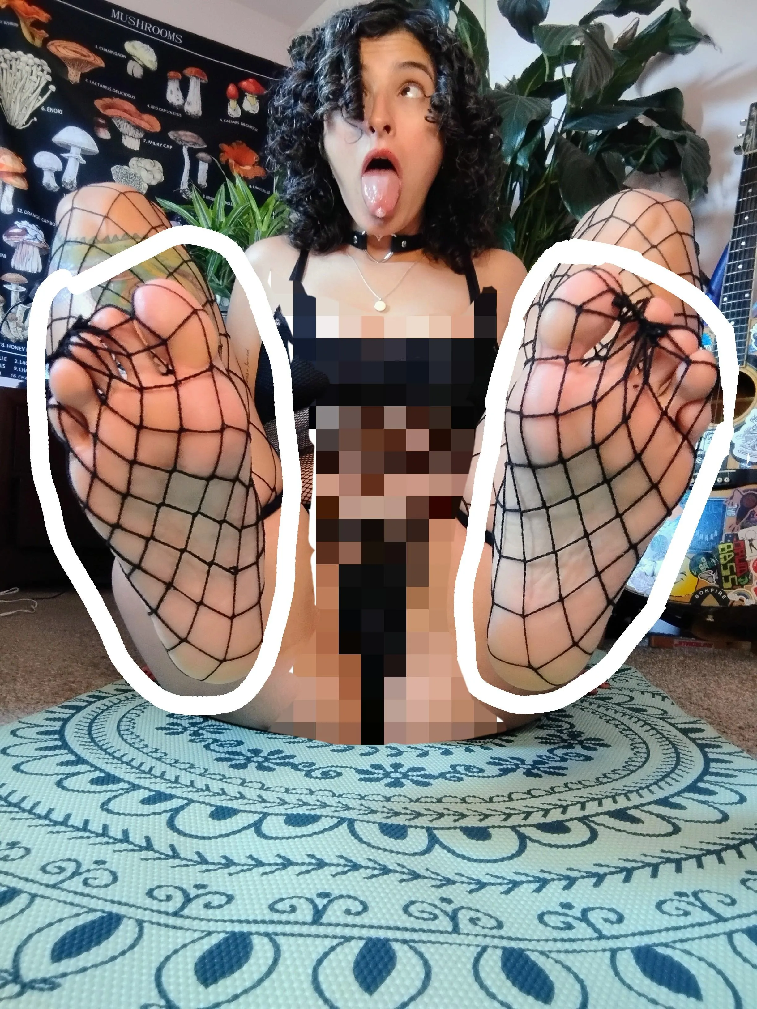 I allow you to do what ever you want to my feet for 15 mins, how many times are you cumming?