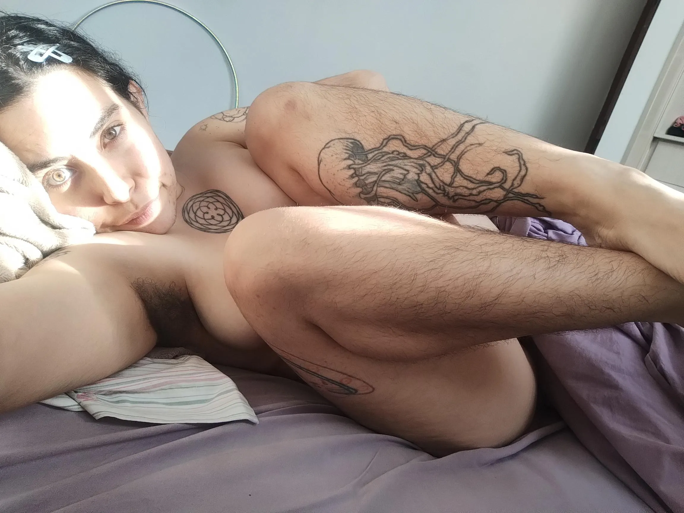 In my life razors do not exist 😽 Do you want a taste of me?