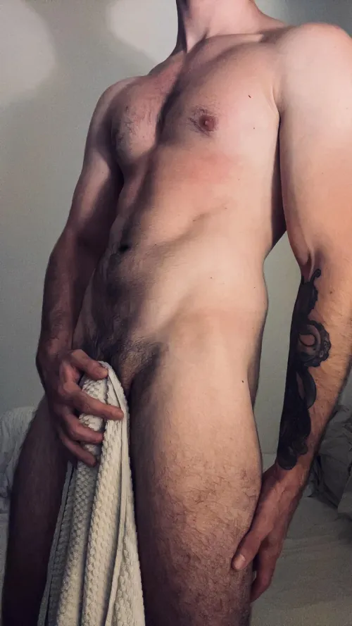 Inginocchiati e sposta quell’asciugamano