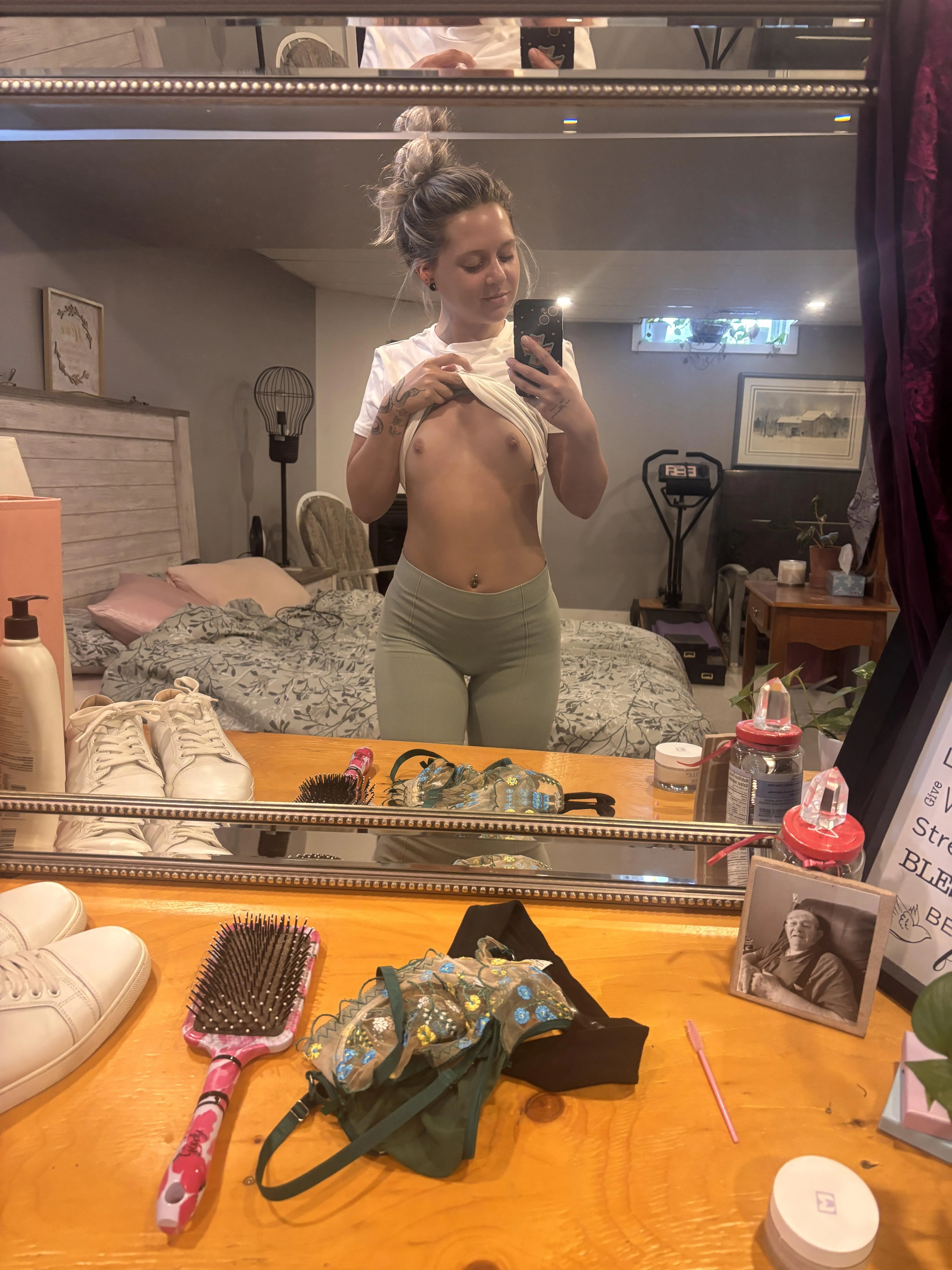 smol titties but got a tight kitty