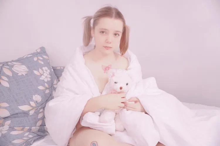 Too cold a summer this year. Makes me want to burrow deep into my blanket -_-