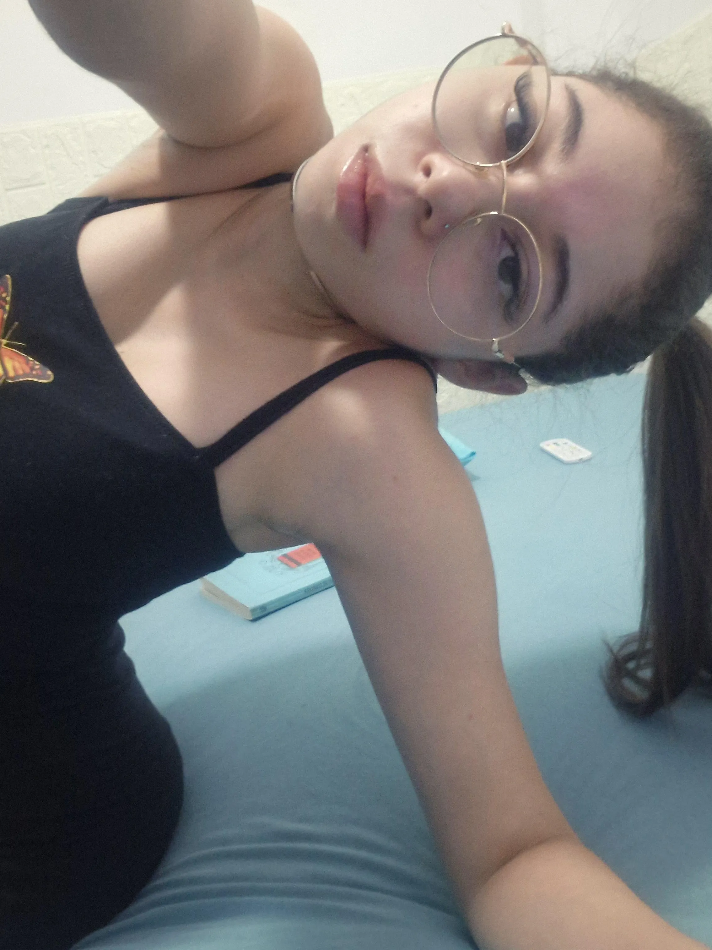 What does my innocent look tell you? 😏