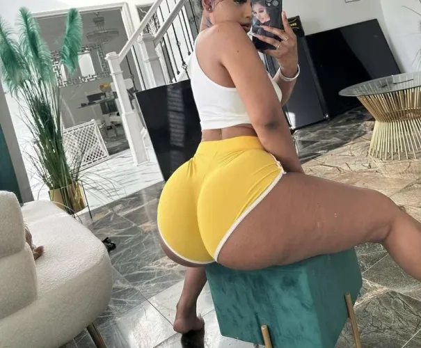 Who want mommy to send them these yellow shorts ???