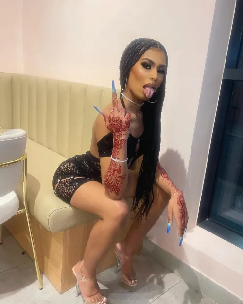 Can't imagine how good it must feel to look like this, knowing that any man that looks at you wants you.