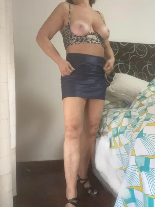 Come look up my skirt