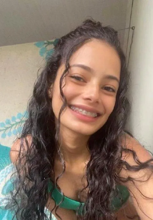 18F [online] Tell me your age and I'll see if I want to date you