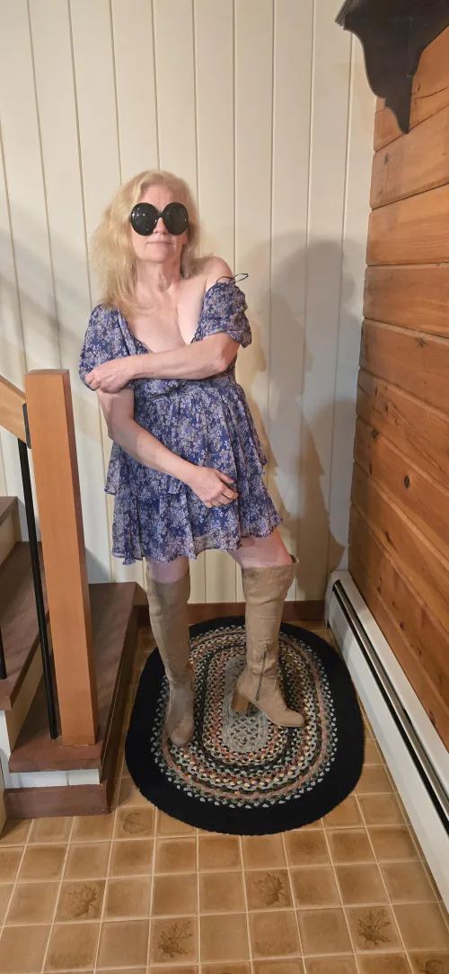 58 year old real blonde! Hello! ☺️🥰