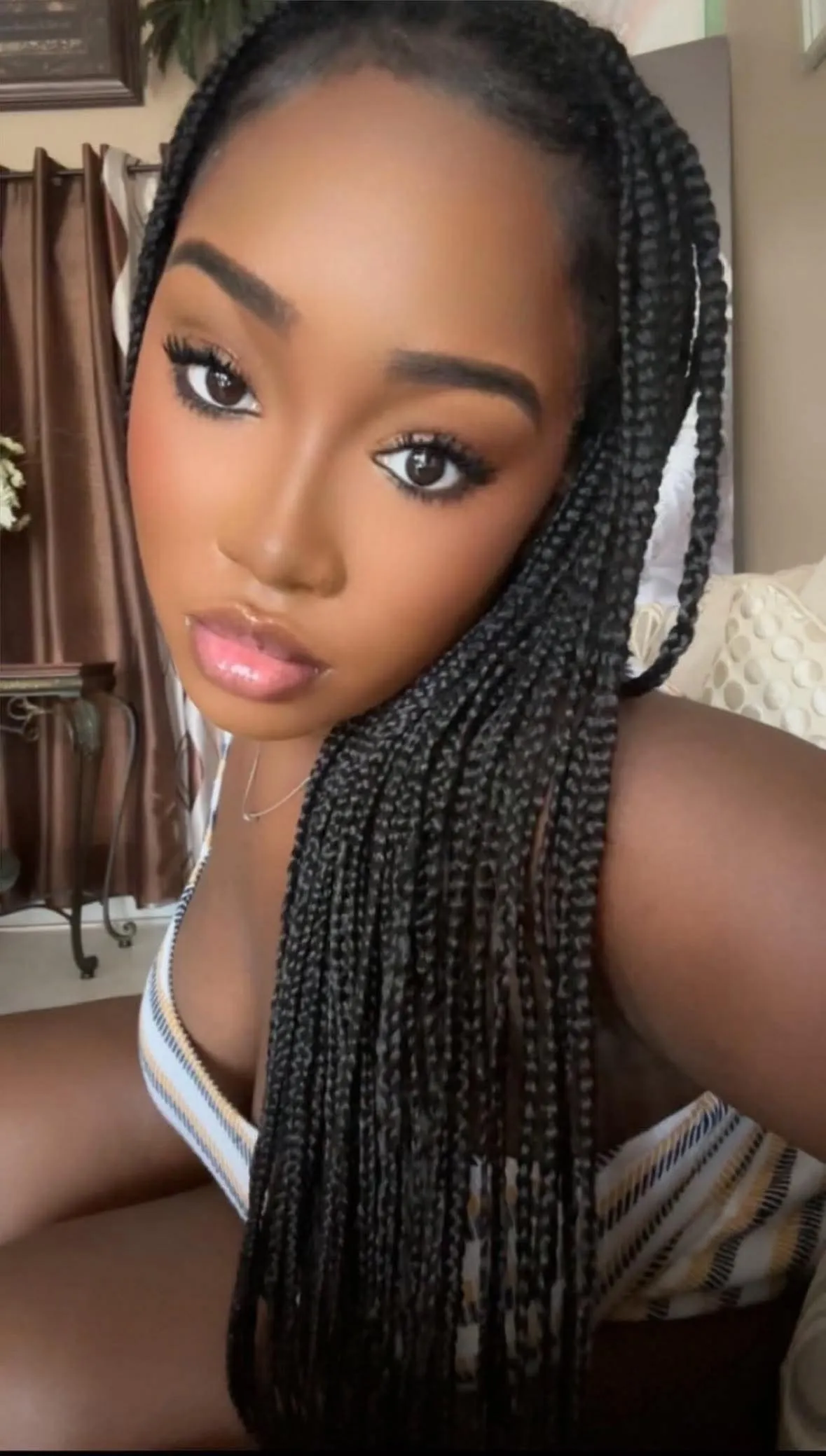 college girl looking for an [online] someone to connect with :)