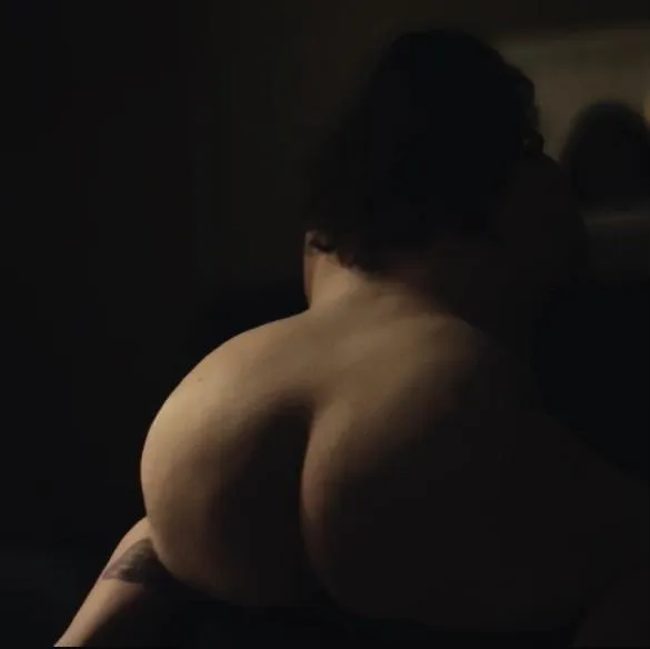 Hips beg to be grabbed