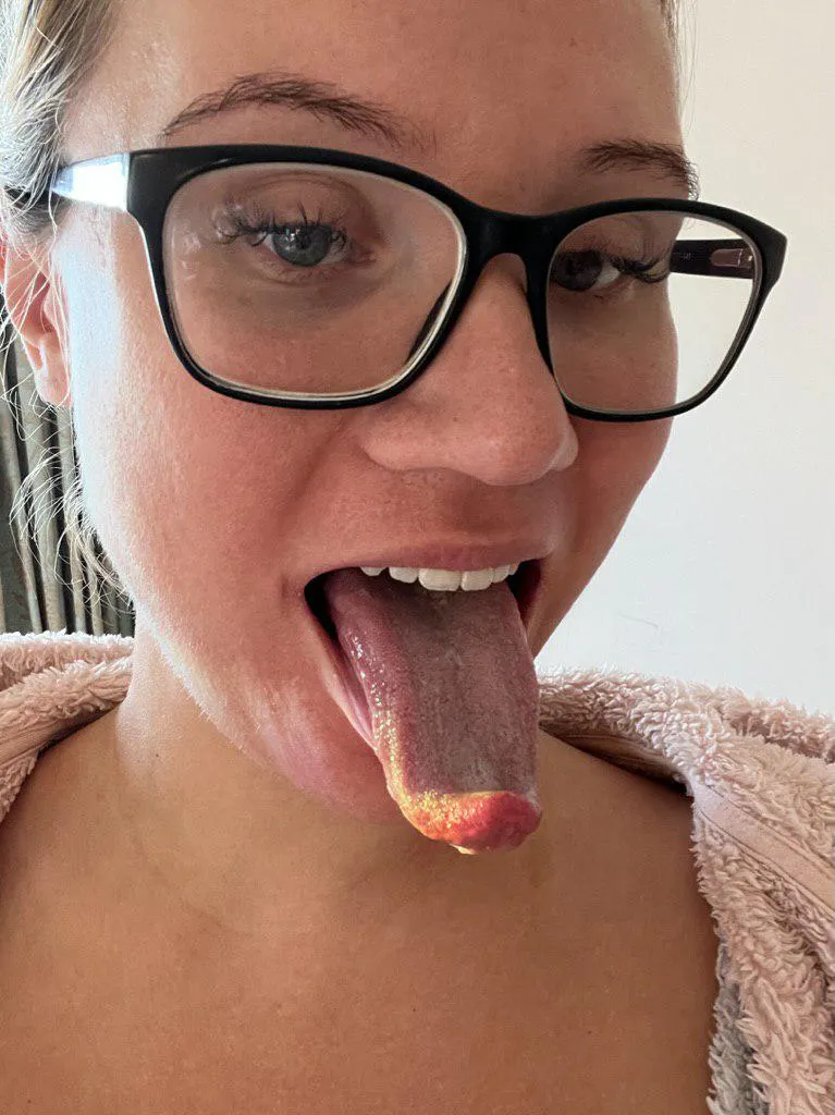 Let’s see if you can keep up with my tongue... or will you get lost? 😈👅