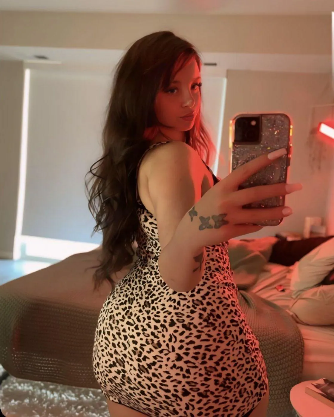 Sugar daddy to spoil me!