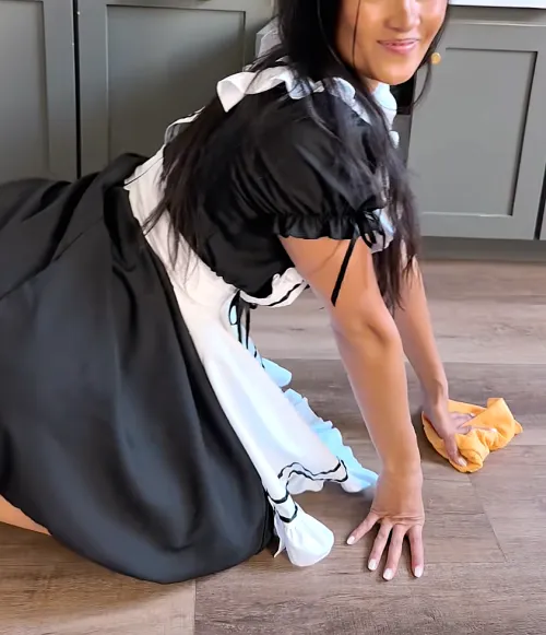 your maid is ready to get dirty with you 💦