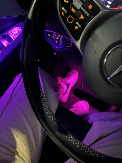 22, 🇨🇦🟤  str8 DL curious, but kately hirny qnr freaky af.  into tab 00? Hmu in tele @halimabal14