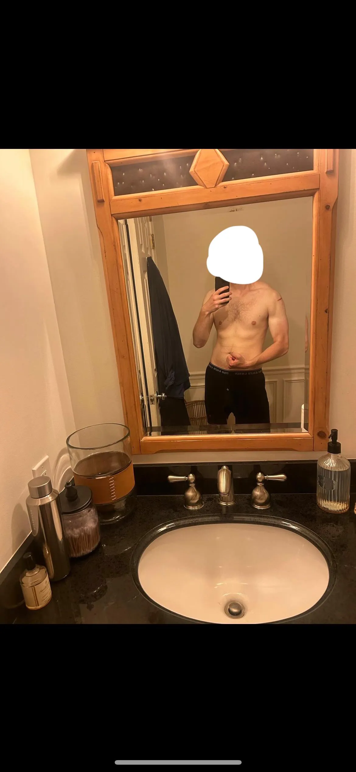 9 inch hung 22 year old in Tyson’s corner VA looking for milfs