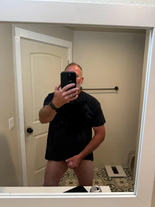 Any females at Fairmont Hot Springs this weekend want to have a quickie on the side?