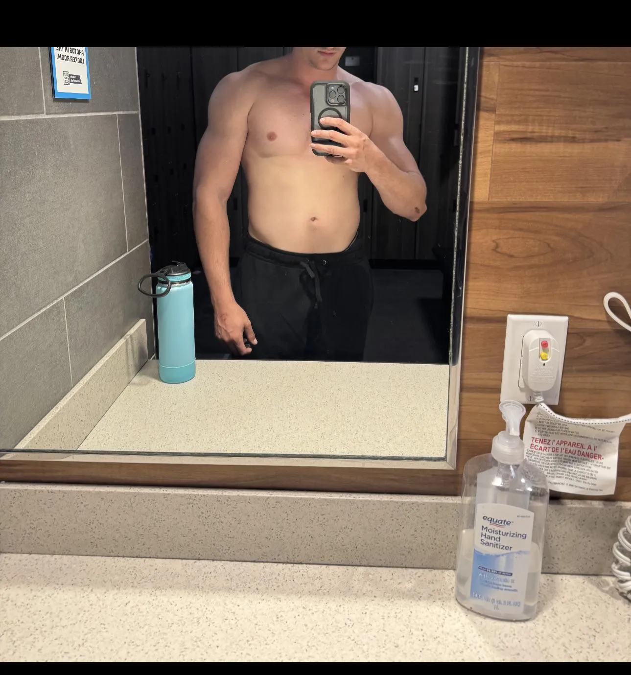 Austin/ San Antonio Texas : visiting for work 23 Italian M 6ft 2 and fit with 7 inches in town 21-22nd (Austin) 22-23 (San Antonio) dm me