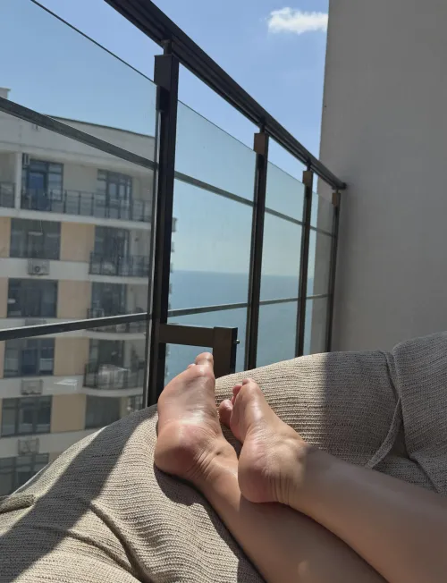 cute little feet desperately needing some attention