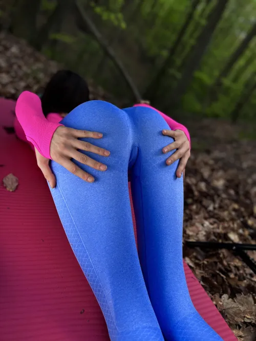 Even a tiny ass can look cute in leggings