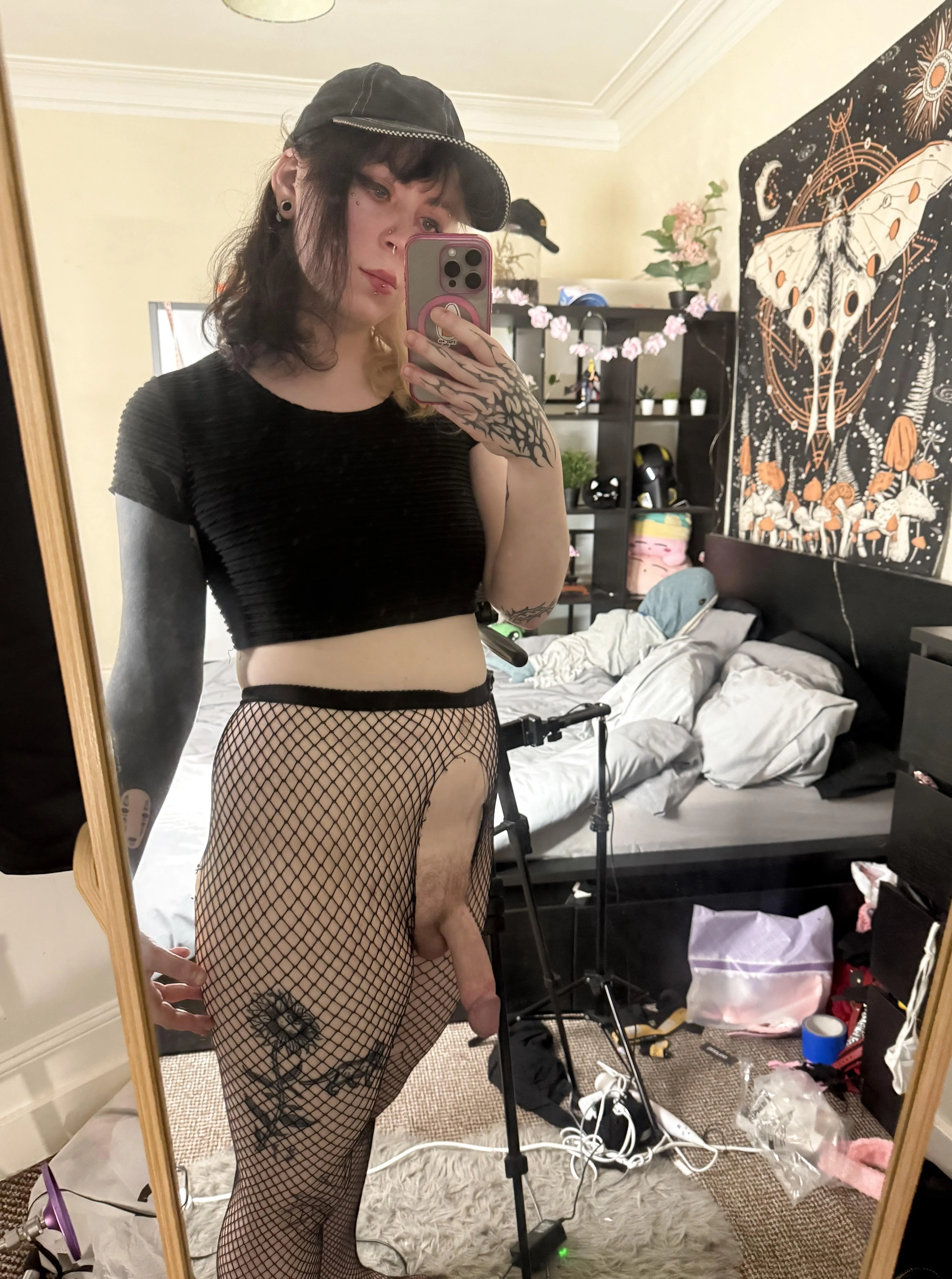 Get on your knees, it's not gay if you close your eyes x