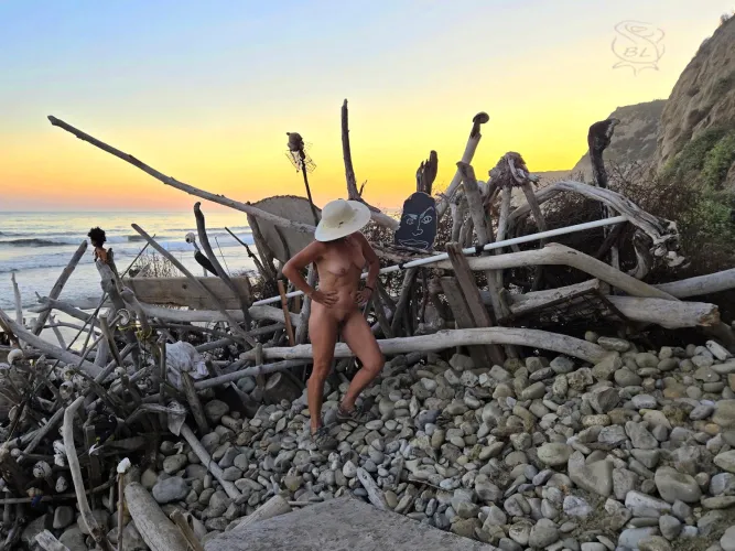 I guess not everyone is a fan of my nudity 🤨