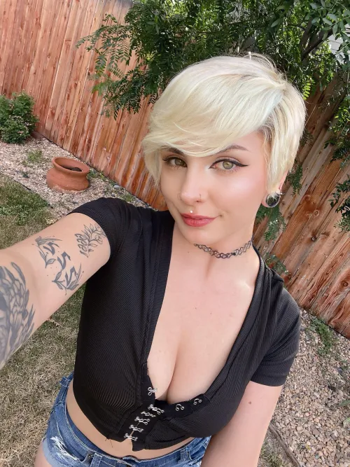 i hope you like girls with short hair c: