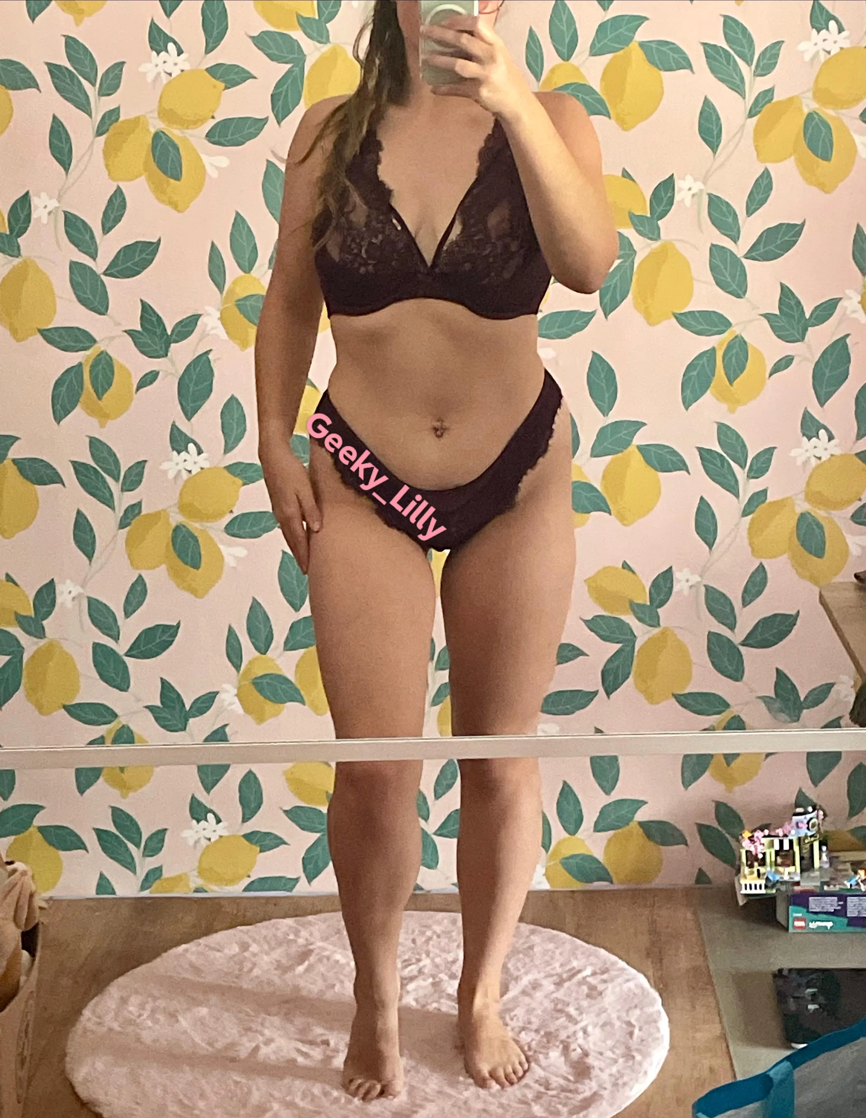 Ik ben nog altijd door mijn lingerie schuif aan het gaan, en blijf maar lang vergeten setjes terug vinden 🙈 op foto’s komt de kleur minder uit, maar dit is dus een leuk paars setje 💜😋