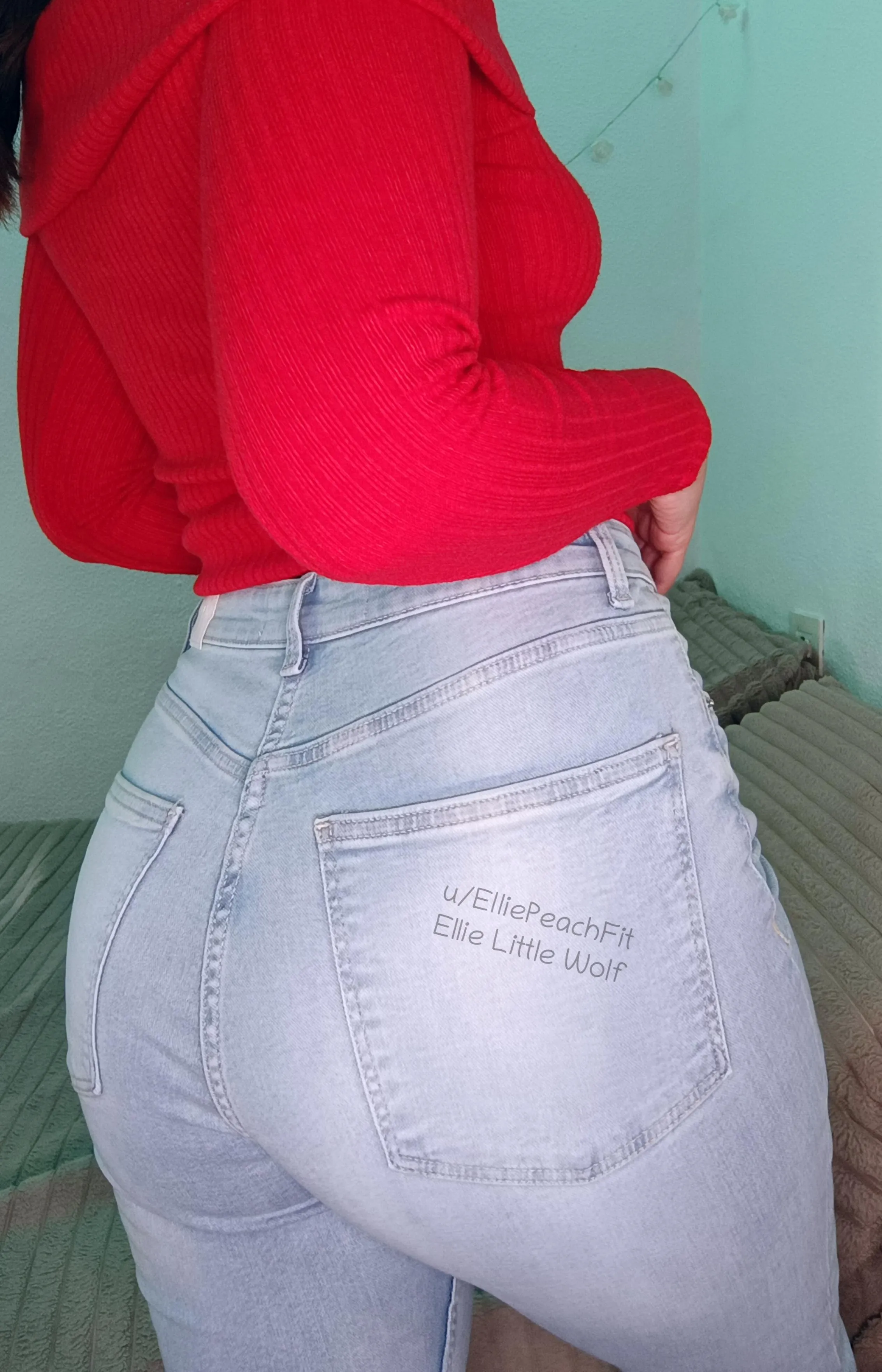 Just finished teasing you at the mall.. still wearing your favorite jeans