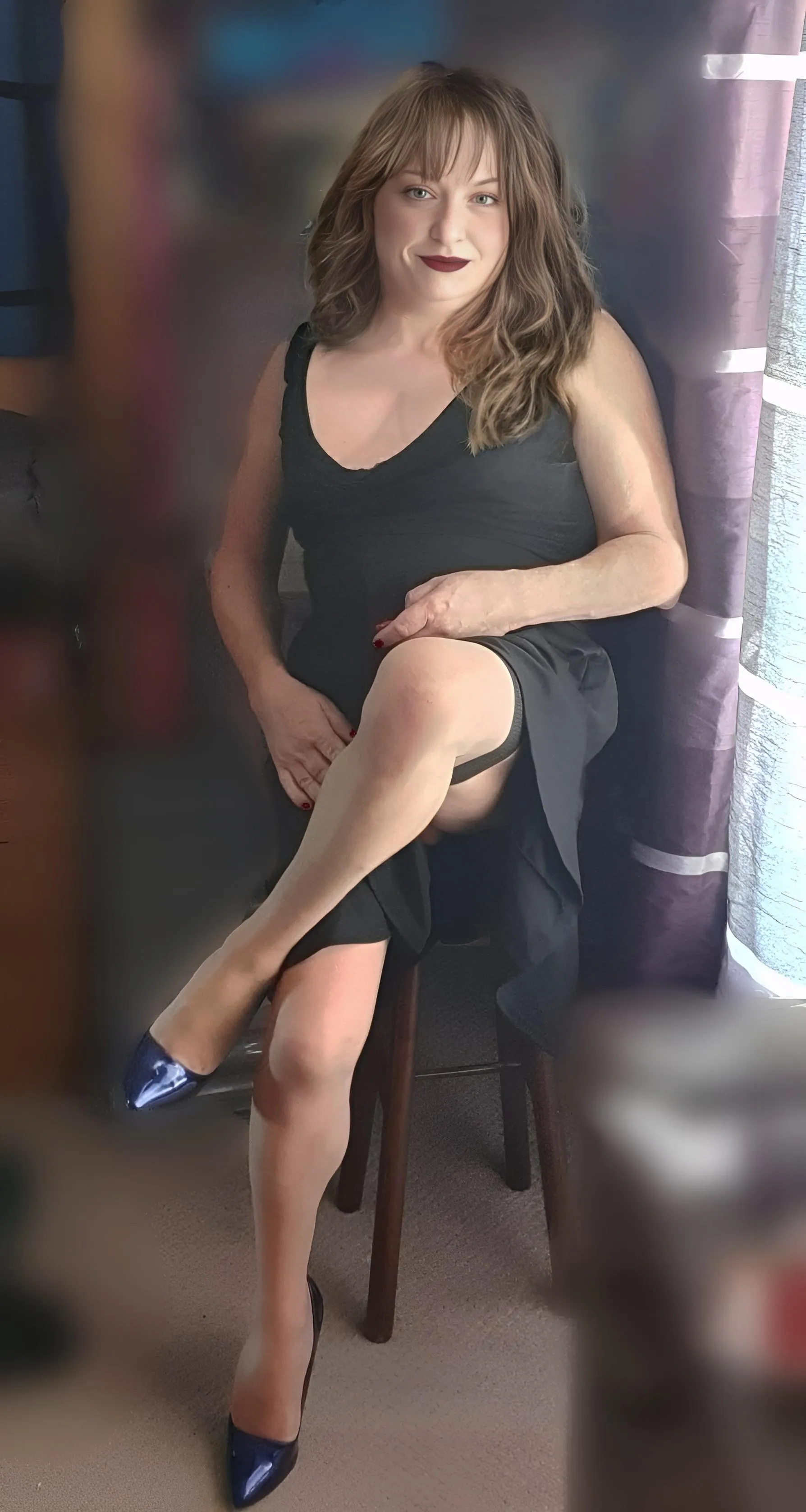 Relaxing in stockings & heels