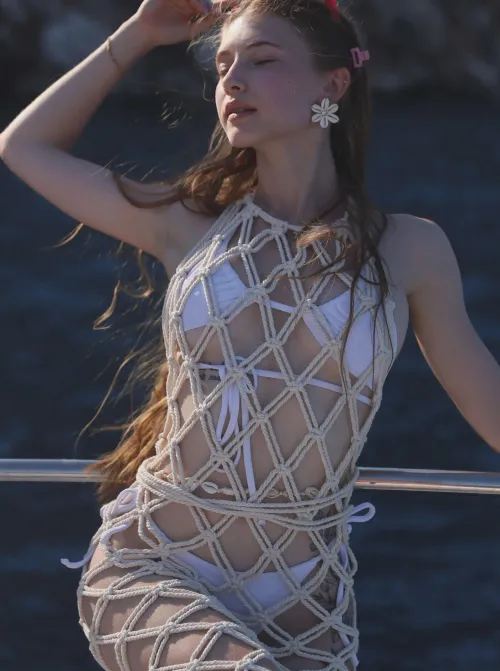 The beach makes me happy, the sun and the ocean too